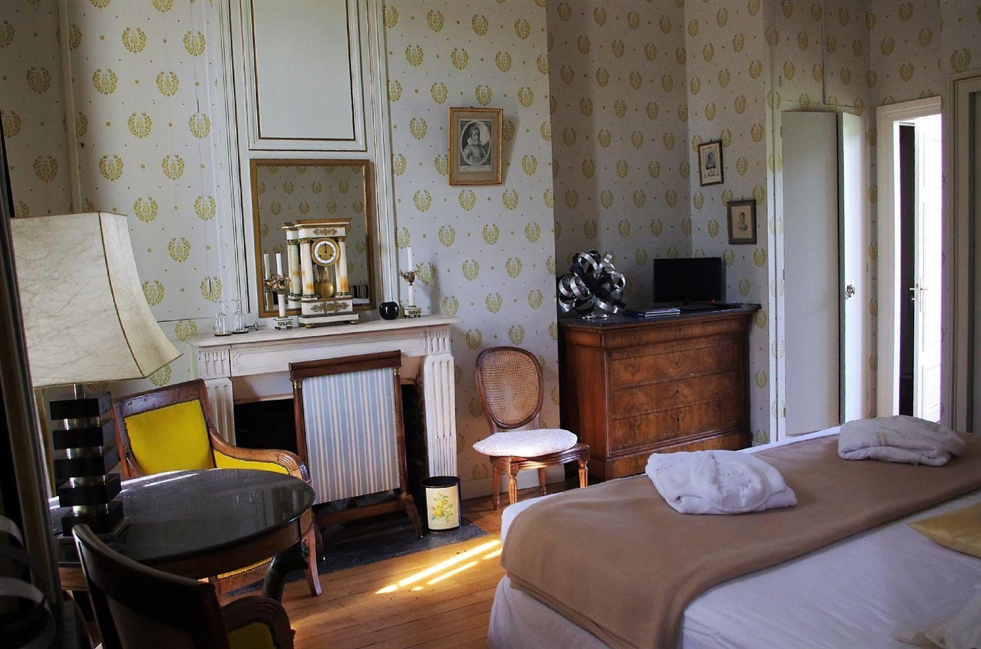 Chateau De La Giraudiere Villeny Екстериор снимка