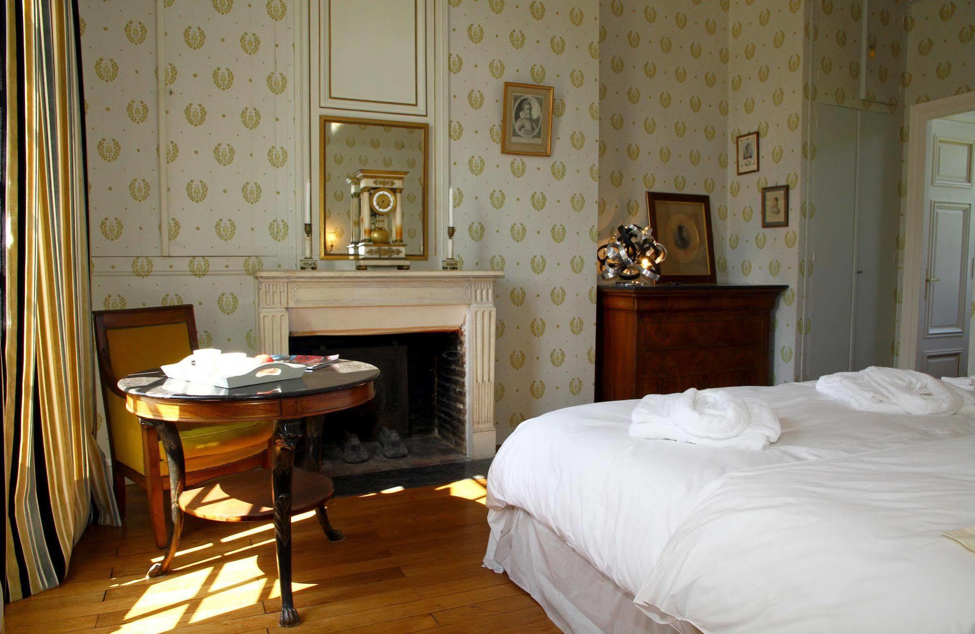 Chateau De La Giraudiere Villeny Екстериор снимка