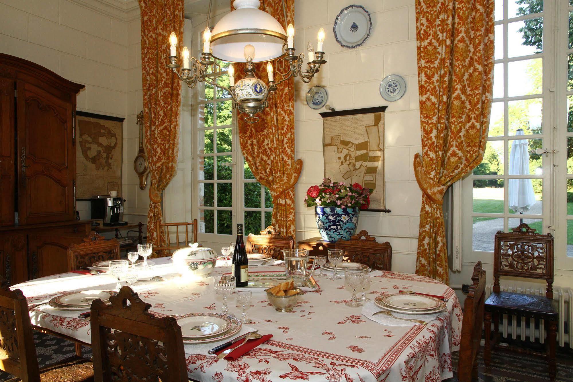 Chateau De La Giraudiere Villeny Екстериор снимка